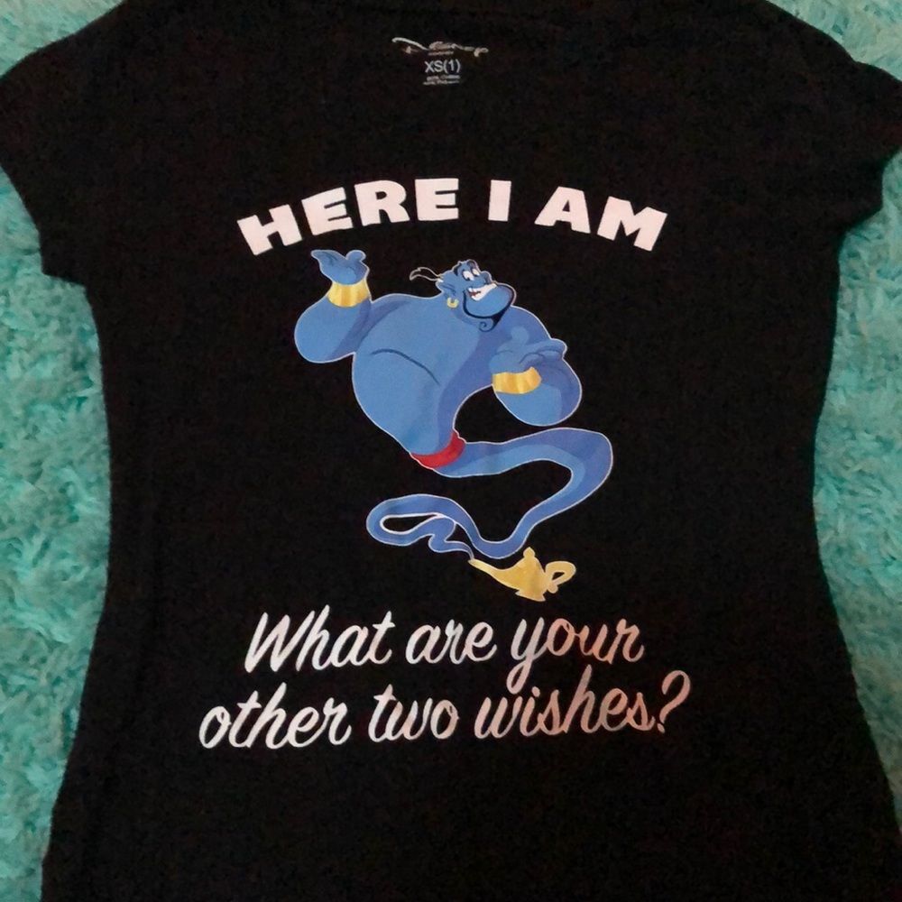 Aladdin Disney shirt extra small in women’s
